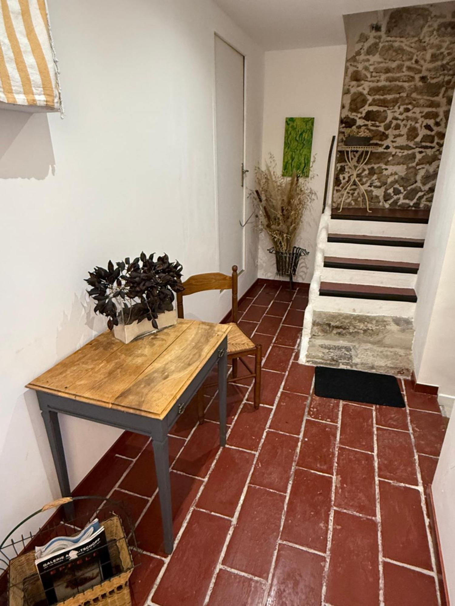 Le Viala, Studio Dans Le Centre Historique De Hyeres Hyères Exterior foto